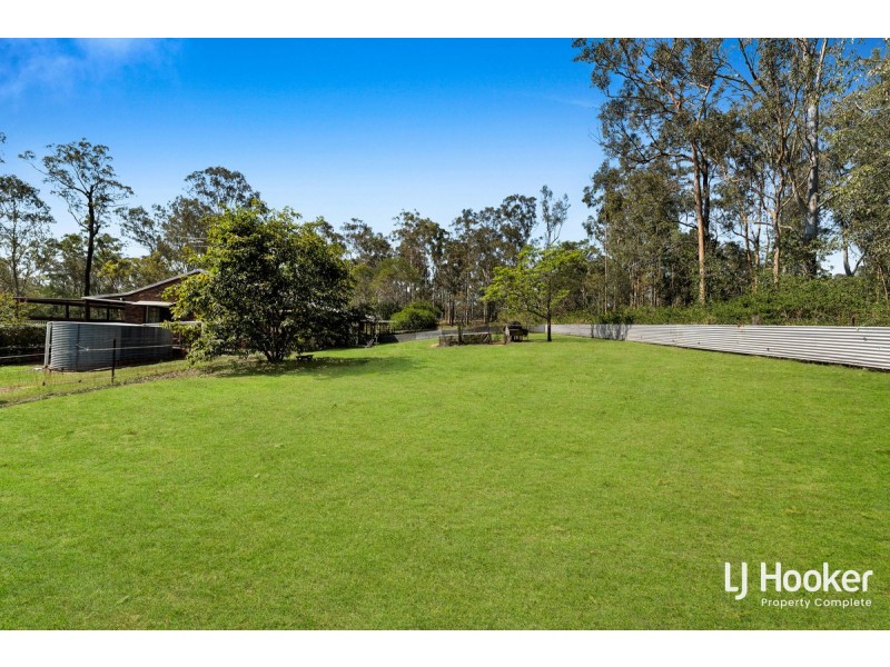 313-319 Clifton Drive, North Maclean QLD 4280