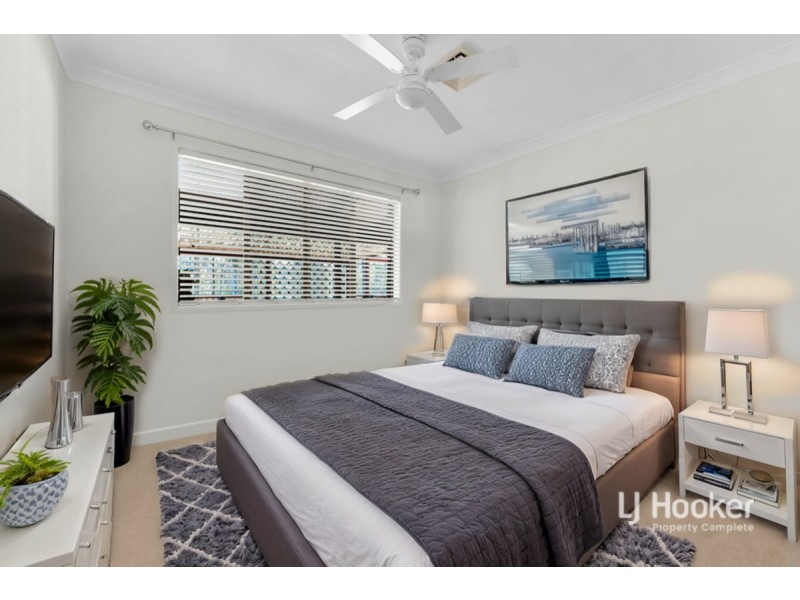 313-319 Clifton Drive, North Maclean QLD 4280