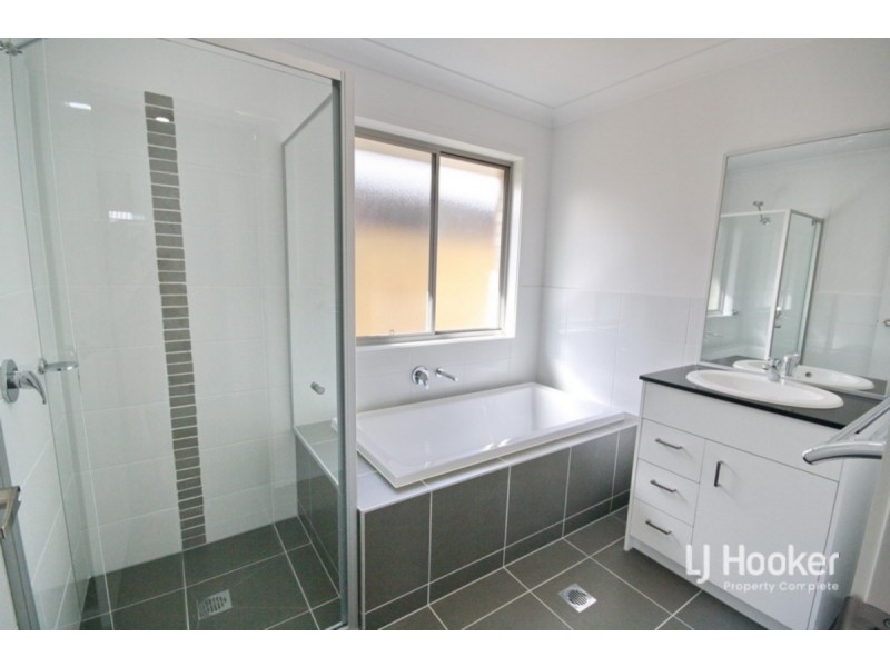42 Cambridge Circuit, Yarrabilba QLD 4207
