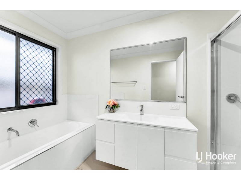 15 Buxton Avenue, Yarrabilba QLD 4207