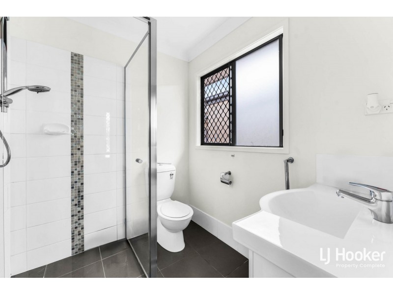 13 Vivienne Way, Marsden QLD 4132