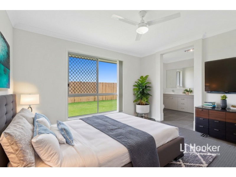 5 Mount Huntley Street, Park Ridge QLD 4125