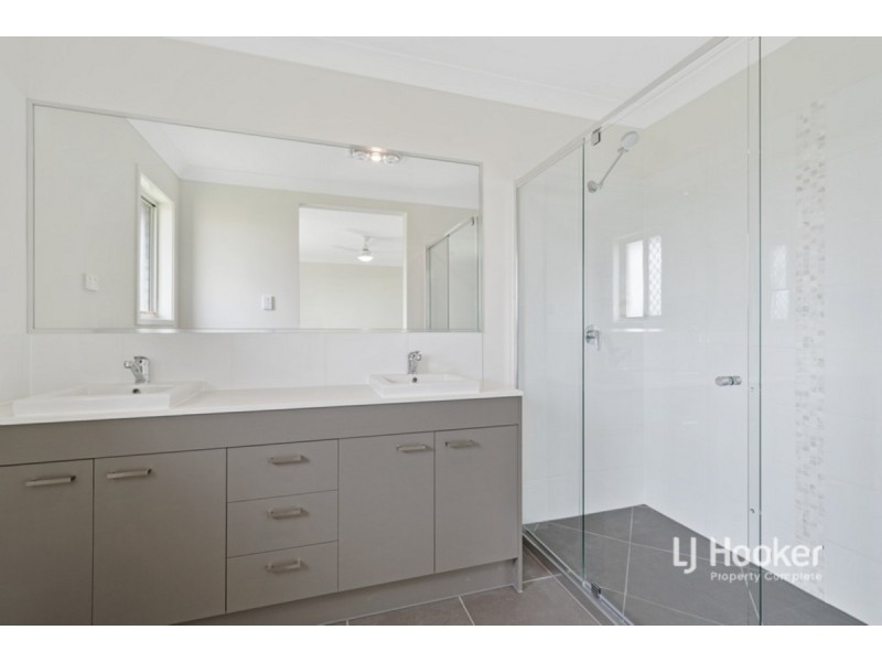 5 Mount Huntley Street, Park Ridge QLD 4125