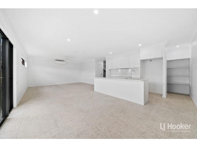 92 Snowdonia Crescent, Yarrabilba QLD 4207