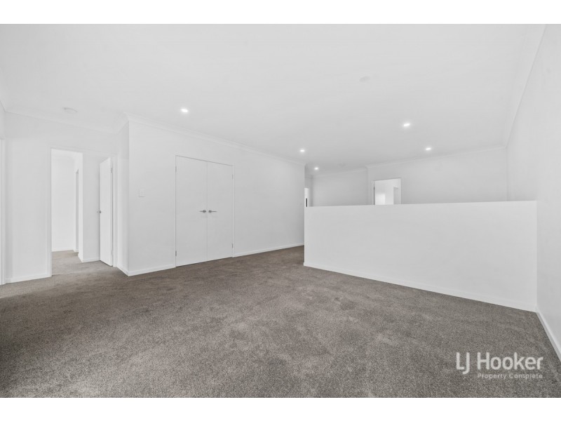 100 Snowdonia Crescent, Yarrabilba QLD 4207