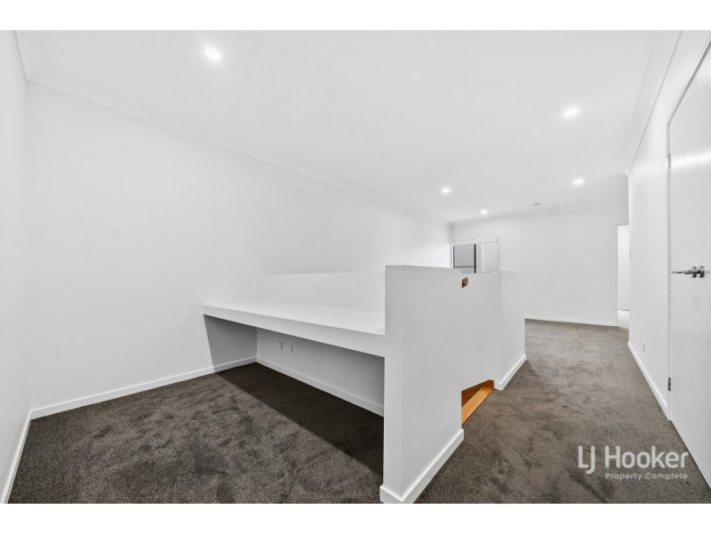 100 Snowdonia Crescent, Yarrabilba QLD 4207