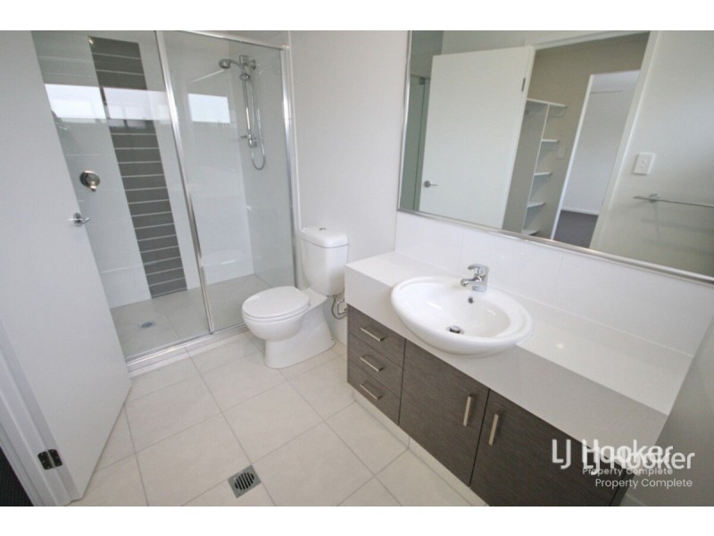 1/9 Daniels Lane, Yarrabilba QLD 4207