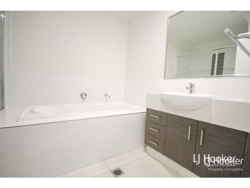 1/9 Daniels Lane, Yarrabilba QLD 4207