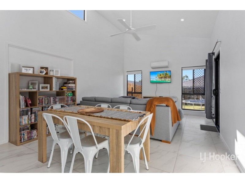 1/12 Granite Street, Yarrabilba QLD 4207