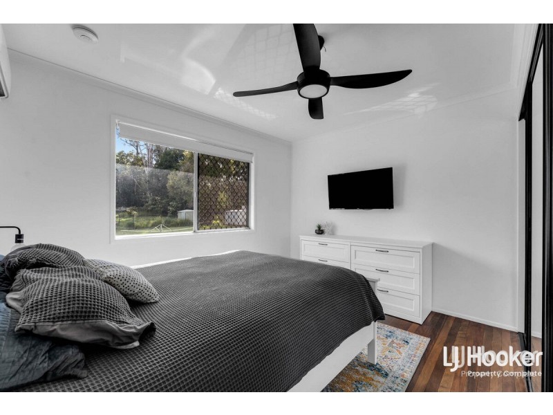 22 Green Road, Regents Park QLD 4118