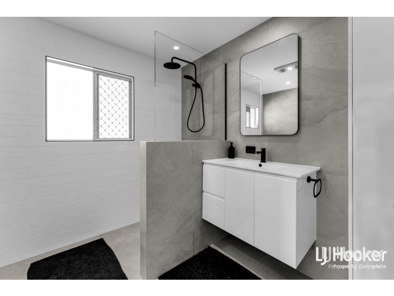 22 Green Road, Regents Park QLD 4118