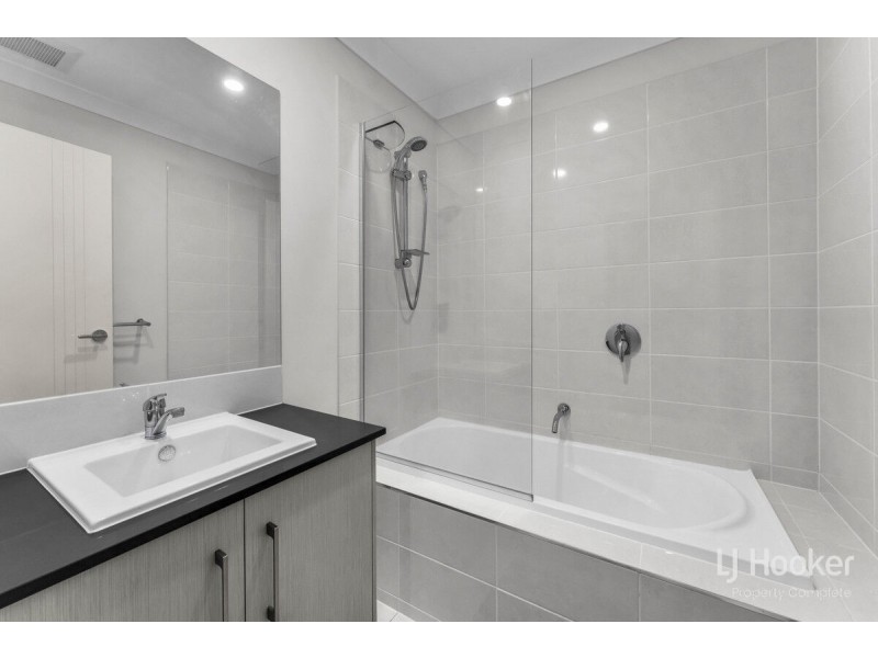 8/8 Highlands Street, Yarrabilba QLD 4207