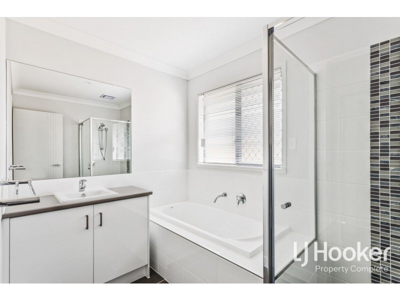 3 Bayes Road, Logan Reserve QLD 4133