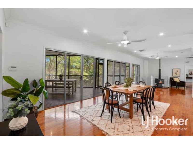 21 Barakula Court, Cedar Creek QLD 4207