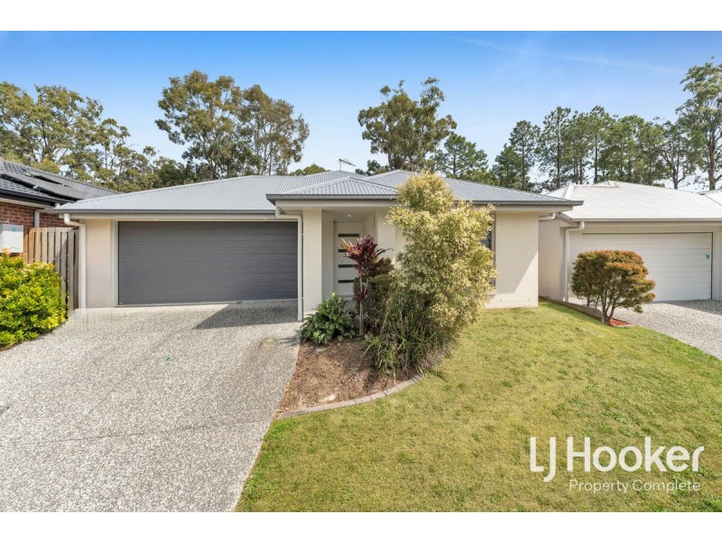 11 Bloomfield Avenue, Park Ridge QLD 4125