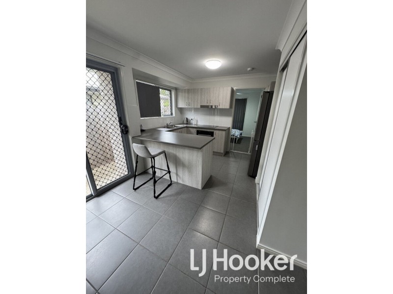 2/93B First Avenue, Marsden QLD 4132