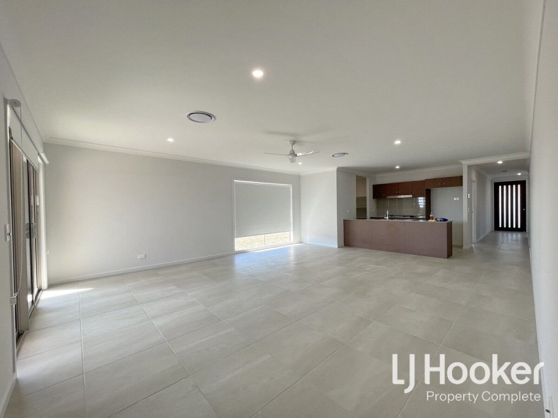 32 Snowdonia Crescent, Yarrabilba QLD 4207
