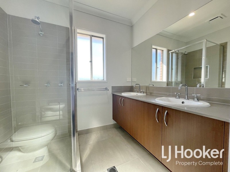 32 Snowdonia Crescent, Yarrabilba QLD 4207