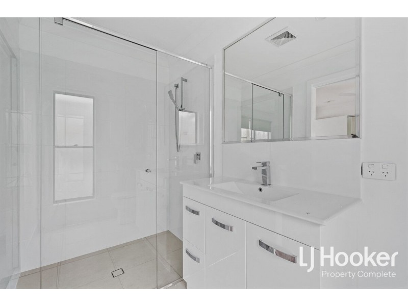 2/4 Alexander Place, Gleneagle QLD 4285