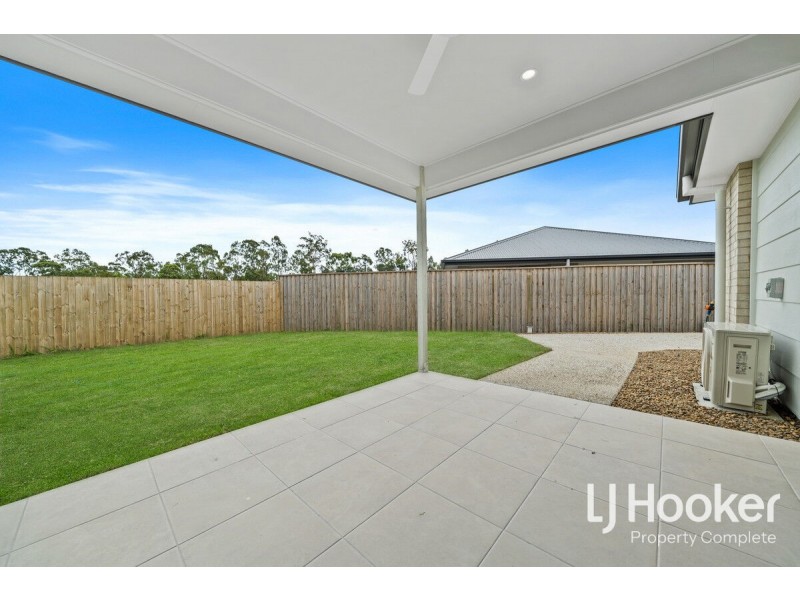 1/4 Alexander Place, Gleneagle QLD 4285