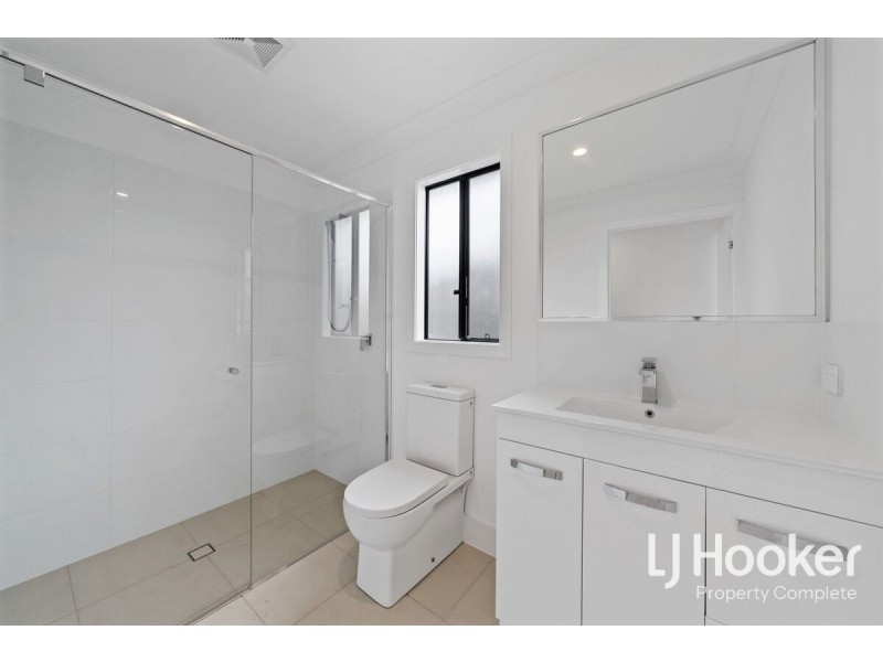 1/4 Alexander Place, Gleneagle QLD 4285