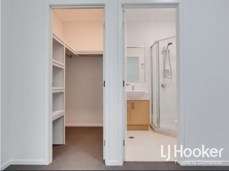 30 Robbins Lane, Fitzgibbon QLD 4018