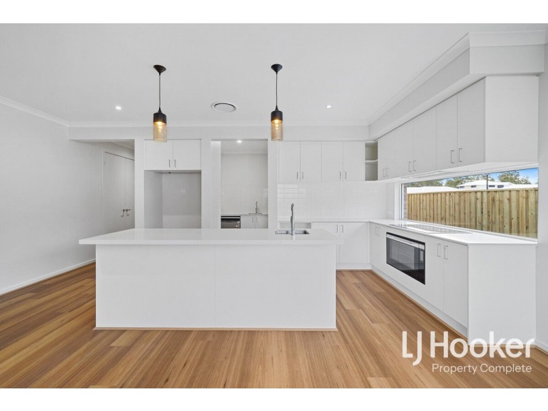 6 Clarence Street, South Maclean QLD 4280