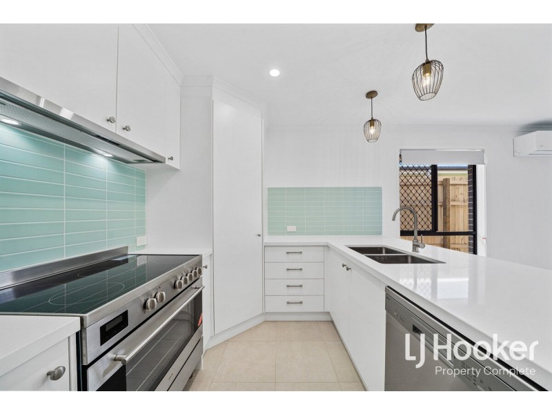 33 Boomi Avenue, South Maclean QLD 4280