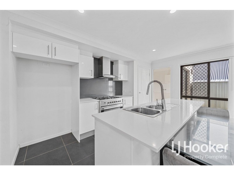 6 Limestone Court, Yarrabilba QLD 4207