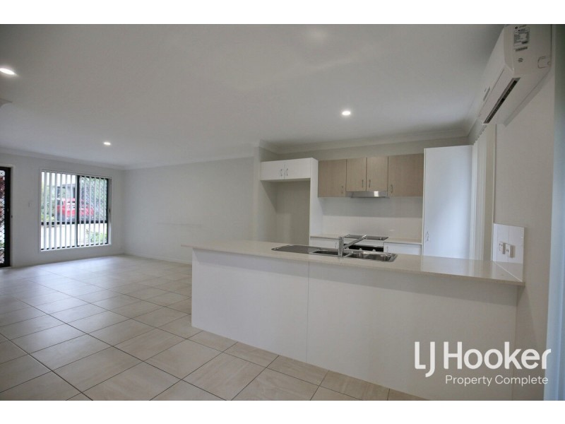 2/8-12 Wattlebrush Court, Park Ridge QLD 4125