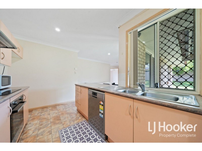 27 Fifth Avenue, Marsden QLD 4132