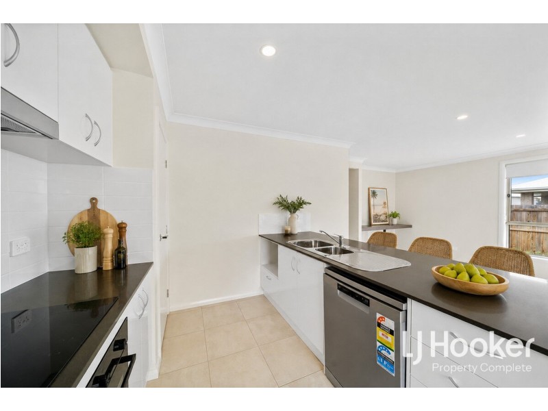 9 Wilfred Street, Walloon QLD 4306