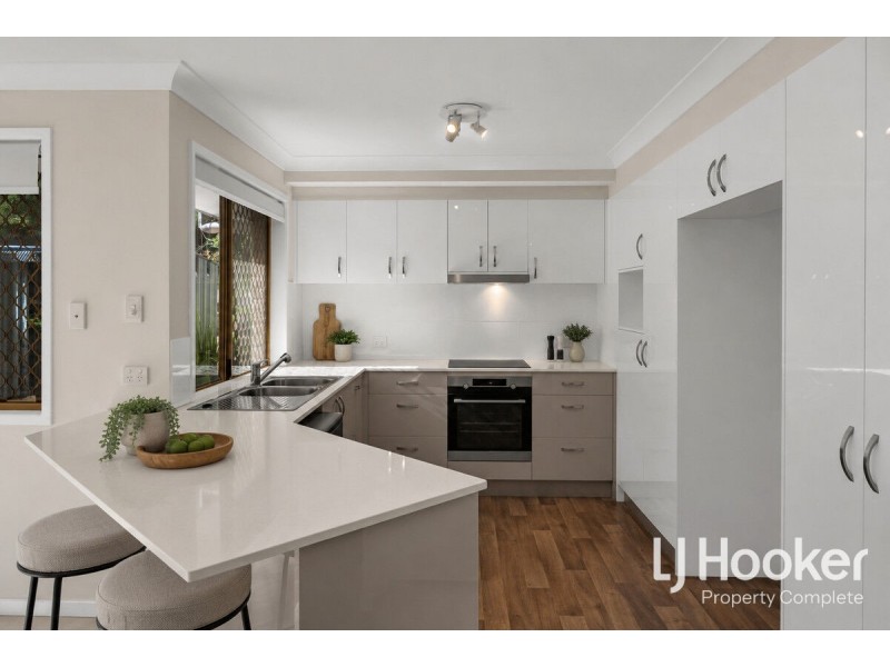 57 Boblynne Street, Chapel Hill QLD 4069