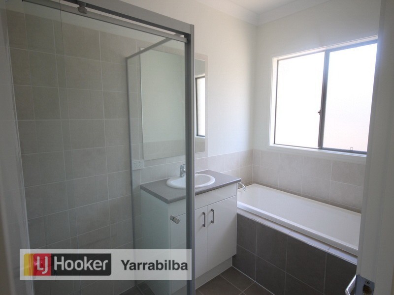 12 Wyangarie Place, Kooralbyn QLD 4285