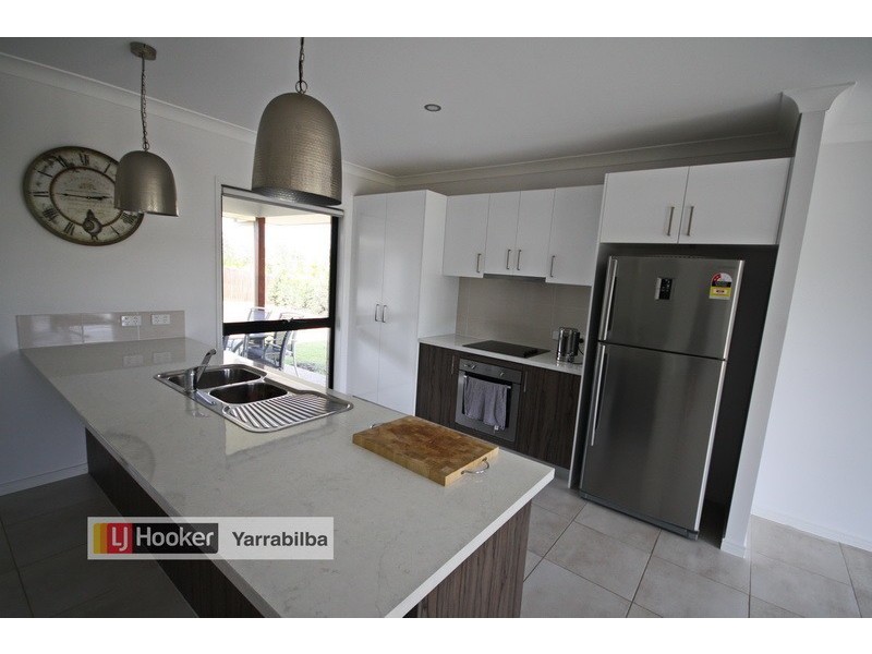 8 Ridgeview Lane, Yarrabilba QLD 4207