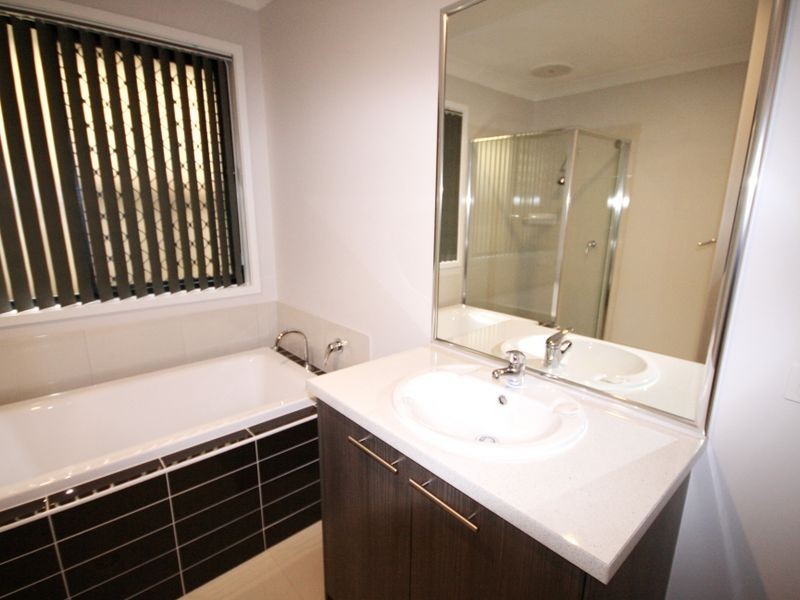 11 Howard Street, Alberton QLD 4207