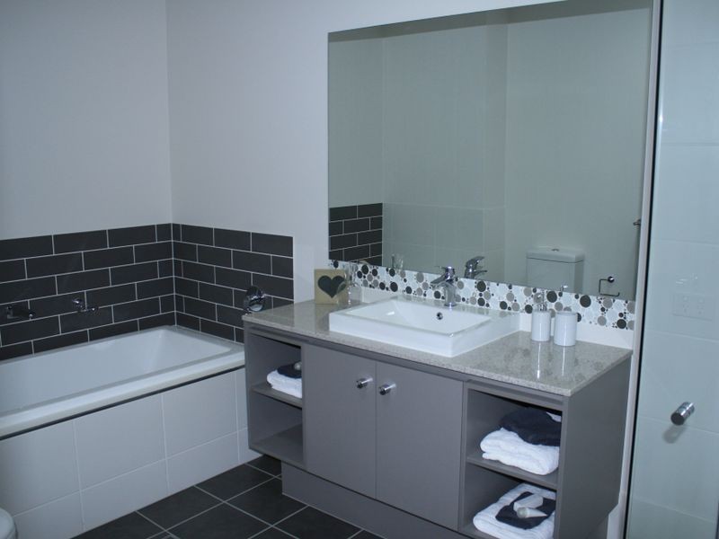 4 Grasslands Street, Yarrabilba QLD 4207