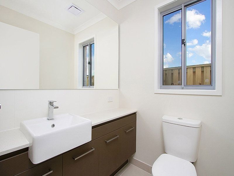 2 Peak Lane, Yarrabilba QLD 4207