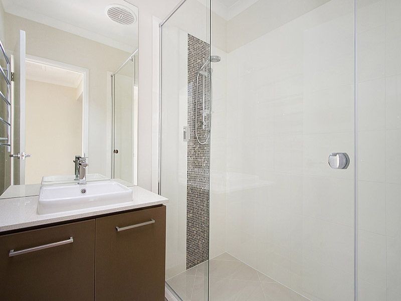 2 Peak Lane, Yarrabilba QLD 4207