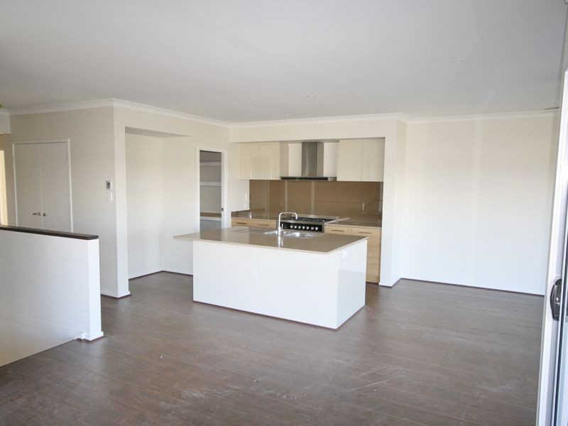 12 Peak Lane, Yarrabilba QLD 4207