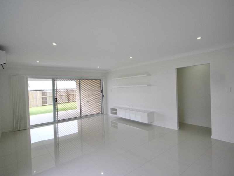 11 Treeline Cct, Yarrabilba QLD 4207