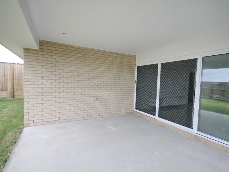 11 Treeline Cct, Yarrabilba QLD 4207