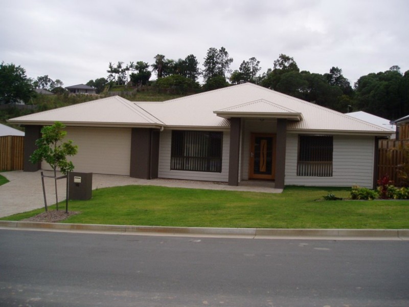 16 Bushland Place, Maudsland QLD 4210