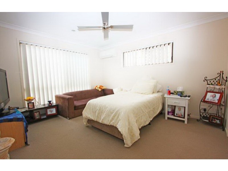 16 Bushland Place, Maudsland QLD 4210