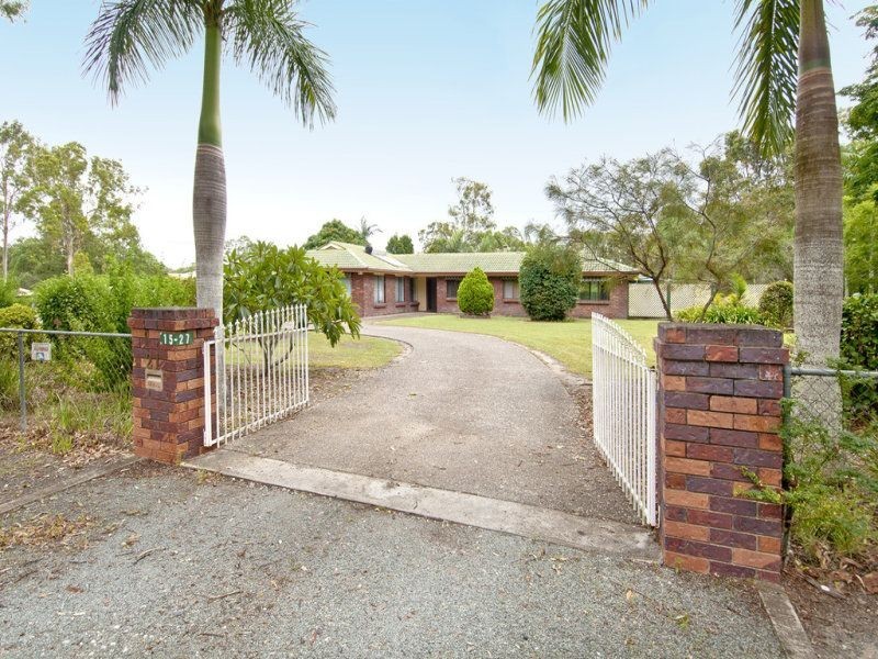 15 Luke Road, Buccan QLD 4207