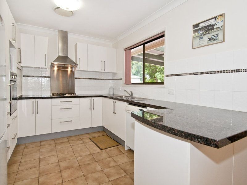 15 Luke Road, Buccan QLD 4207