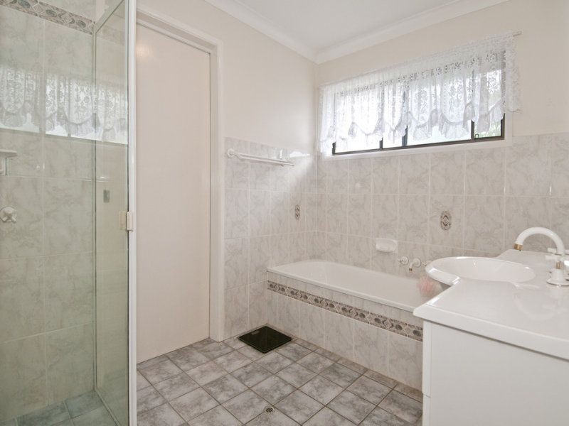 15 Luke Road, Buccan QLD 4207