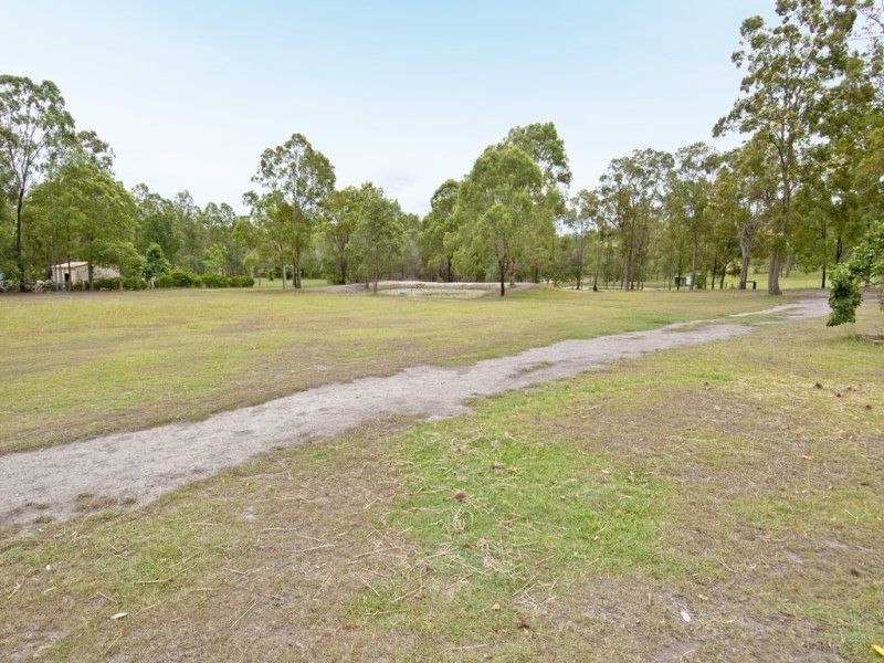 15 Luke Road, Buccan QLD 4207