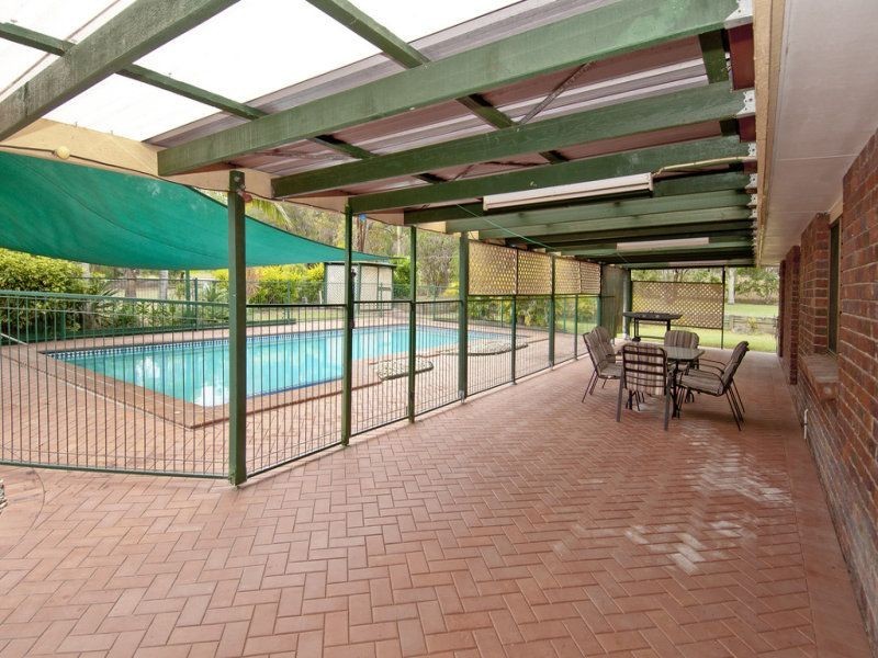 15 Luke Road, Buccan QLD 4207