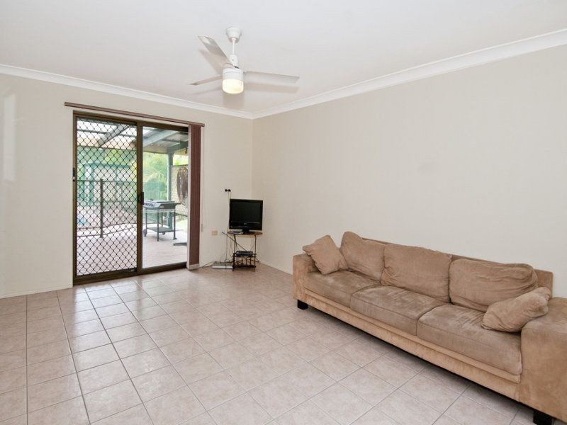 15 Luke Road, Buccan QLD 4207